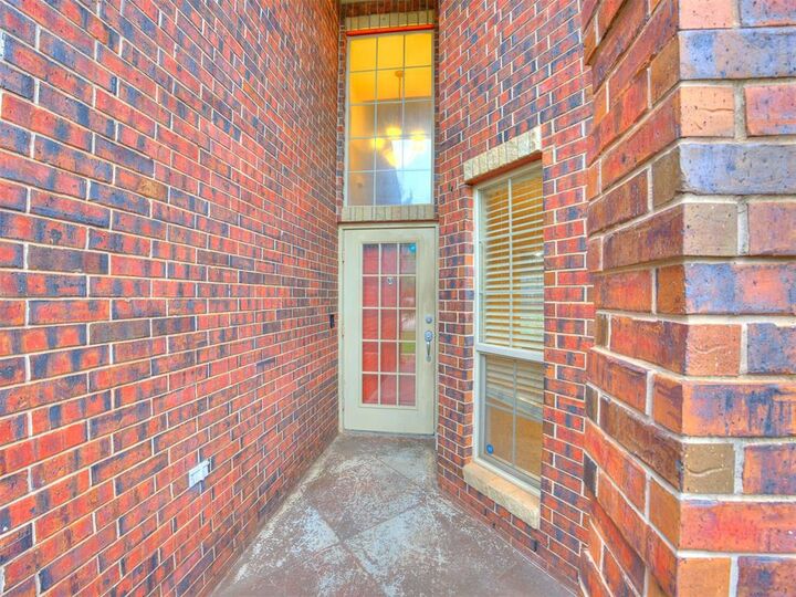 Property Photo:  1605 SW 33rd Street  OK 73160 