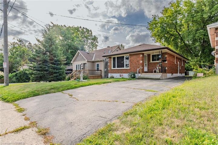 389 Nelson Street  Brantford ON N3S 4E6 photo