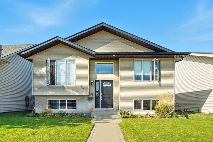 46 Kirkland Close  Red Deer AB T4P 4A3 photo