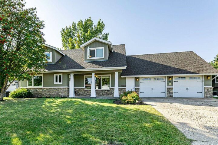 Property Photo: 33 Fairway Drive AB T4L 1R4