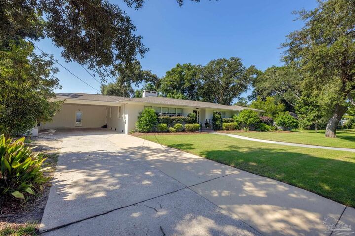 Property Photo:  509 W Blount St  FL 32501 