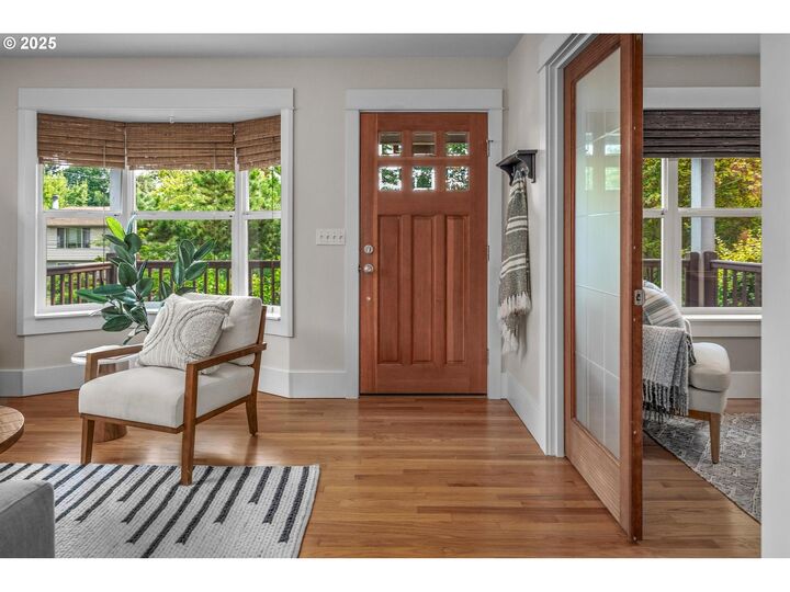 Property Photo: 3949 NE 10th Ave OR 97212