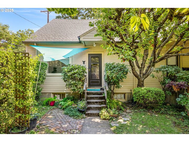 1518 SE Main St  Portland OR 97214 photo