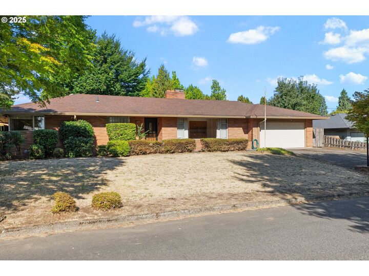Property Photo: 1625 NE 153rd Pl OR 97230