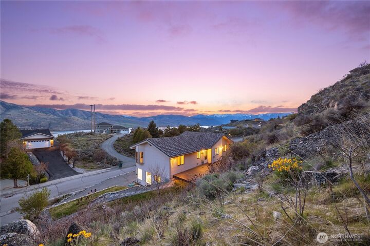 Property Photo: 133 Long Drive WA 98816