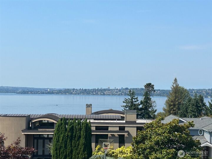Property Photo: 5604 104th Avenue NE WA 98033
