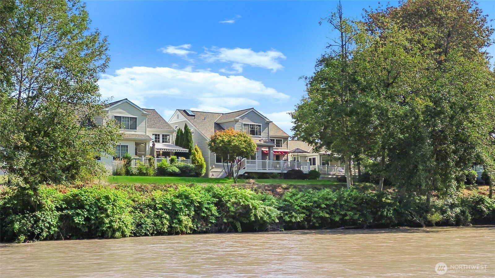 Home for sale in Sumner: 7526 145th Avenue E, Sumner, WA 98390