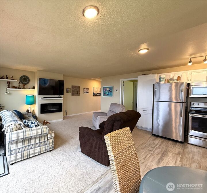 Property Photo: 1317 Ocean Shores Boulevard SW 4 WA 98569