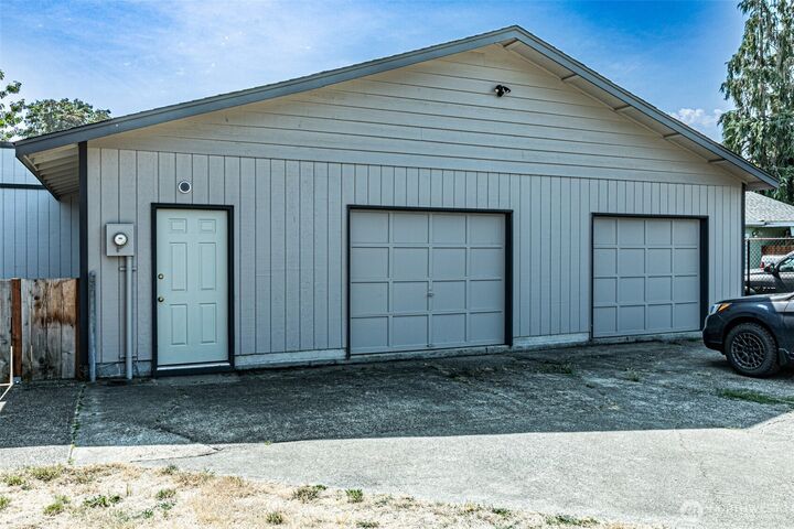 Property Photo:  302  126th Street S  WA 98444 