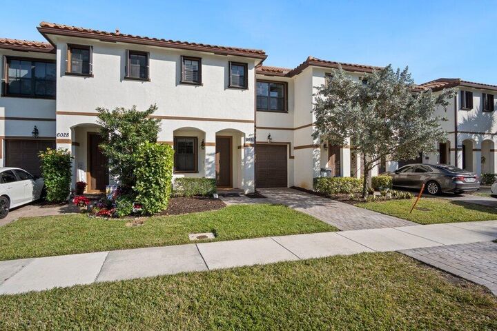 Property Photo: 6030 Bangalow Drive FL 33463