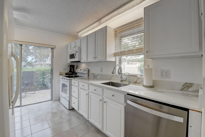 8733 Windrow Way B  Boca Raton FL 33496 photo