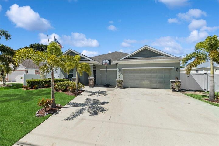 Property Photo:  343 SE Fisk Road  FL 34984 