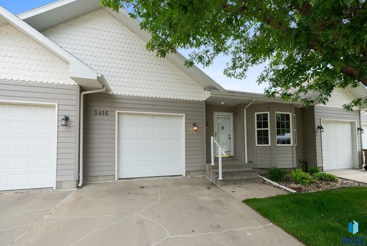 Property Photo: 5416 S Mariah Pl 3 SD 57108