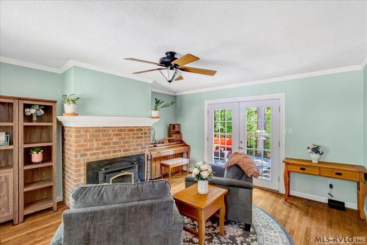 Property Photo: 160 Shadowbrook Drive NC 27537