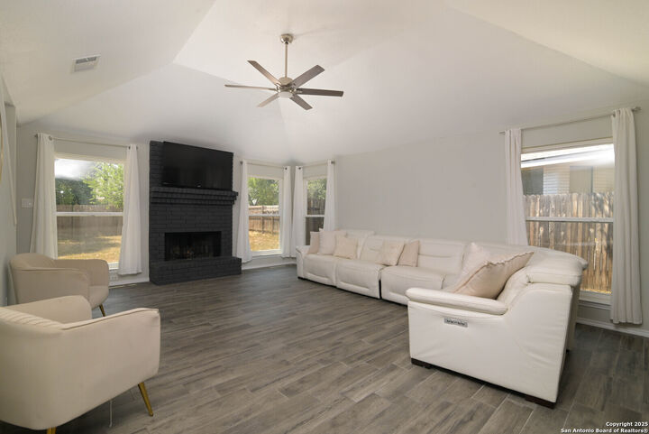 Property Photo: 16571 Canyon Cross TX 78232