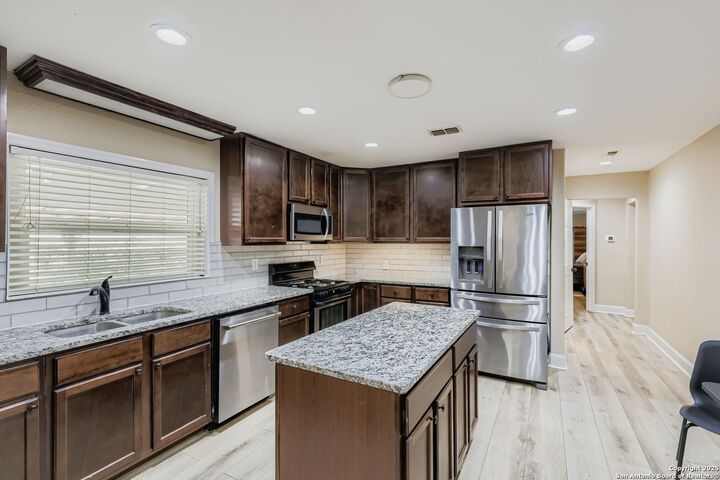 Property Photo: 800 Terrell TX 78209