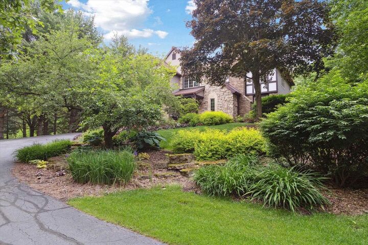 Property Photo: 2370 East Sylvan Lane WI 53563