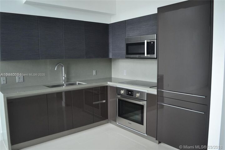 Property Photo:  1080 Brickell Ave 707  FL 33131 
