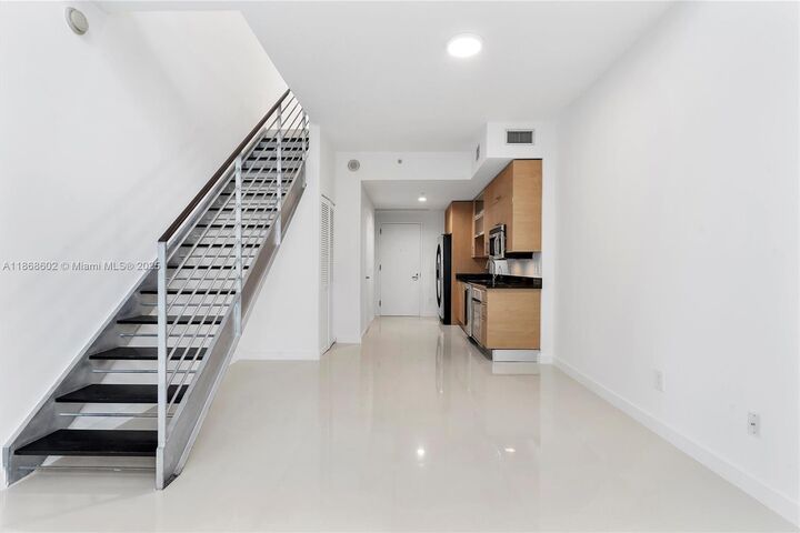 Property Photo: 60 SW 13th St 2420 FL 33130