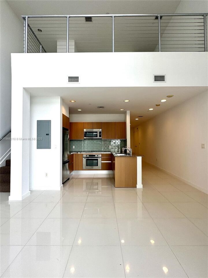1050 Brickell Ave 3416  Miami FL 33131 photo