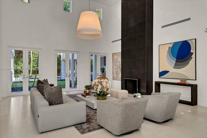 Property Photo:  2820 Brickell Ave  FL 33129 