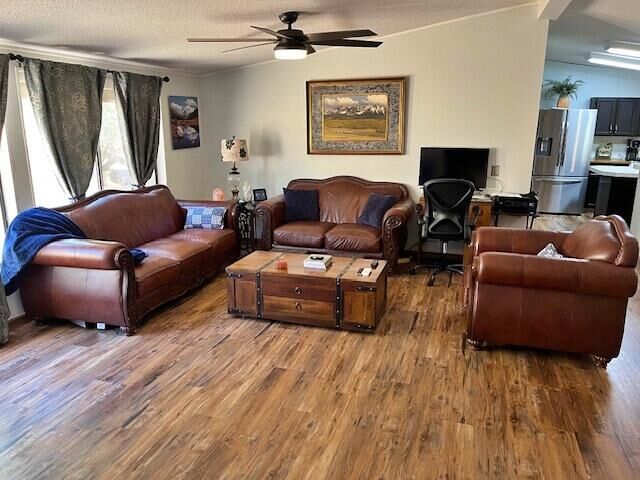 Property Photo: 19413 Lee View Lane CA 96003
