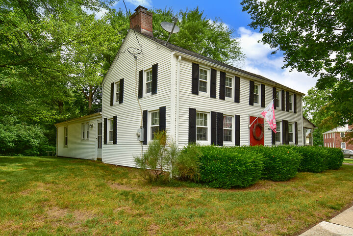 Property Photo:  256 Park Avenue  CT 06002 