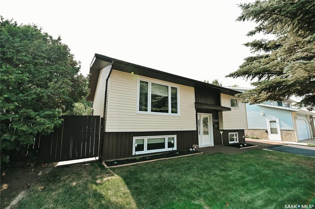 Property Photo: 1661 Olive Diefenbaker Drive SK S6V 7V9