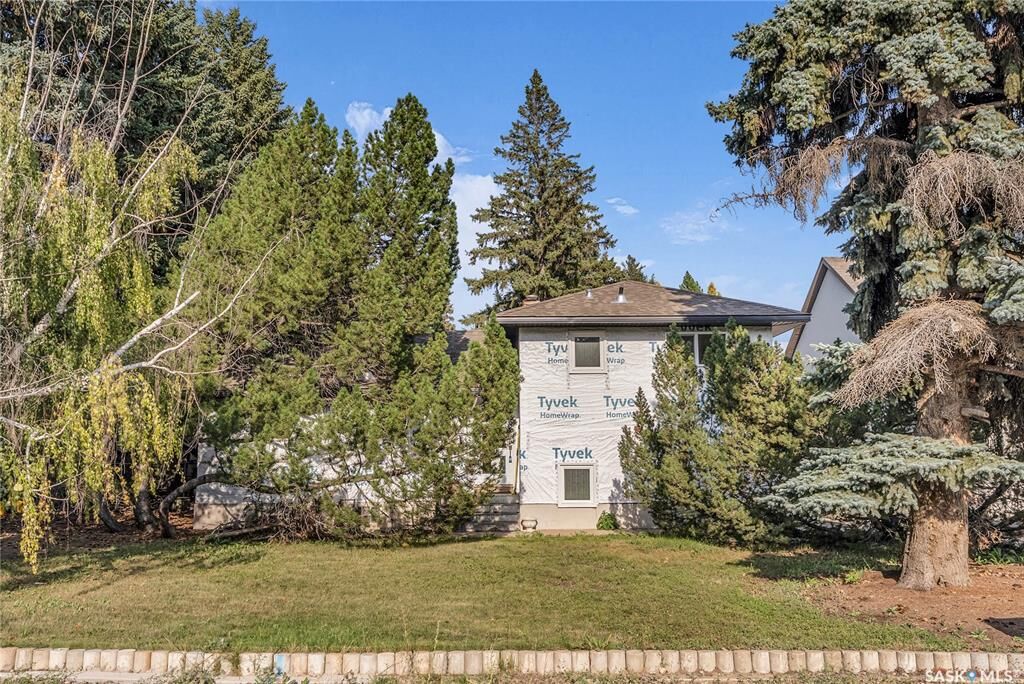Property Photo: 1218 Haida Avenue SK S7M 3W7