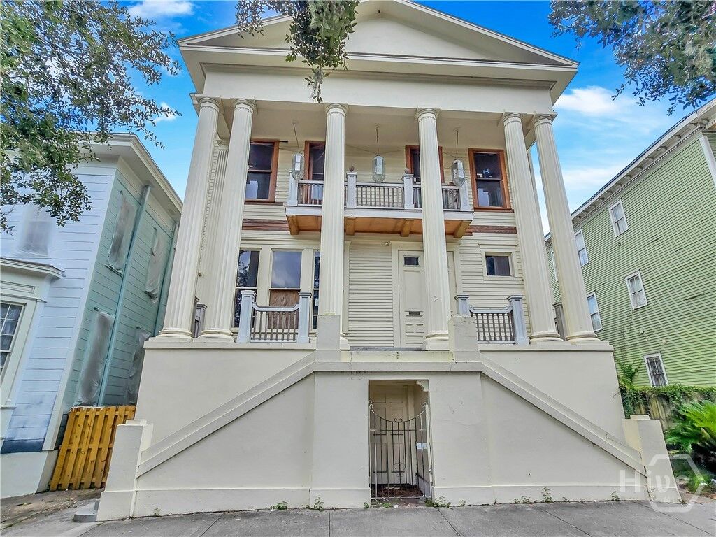 Property Photo: 808 Drayton Street GA 31401