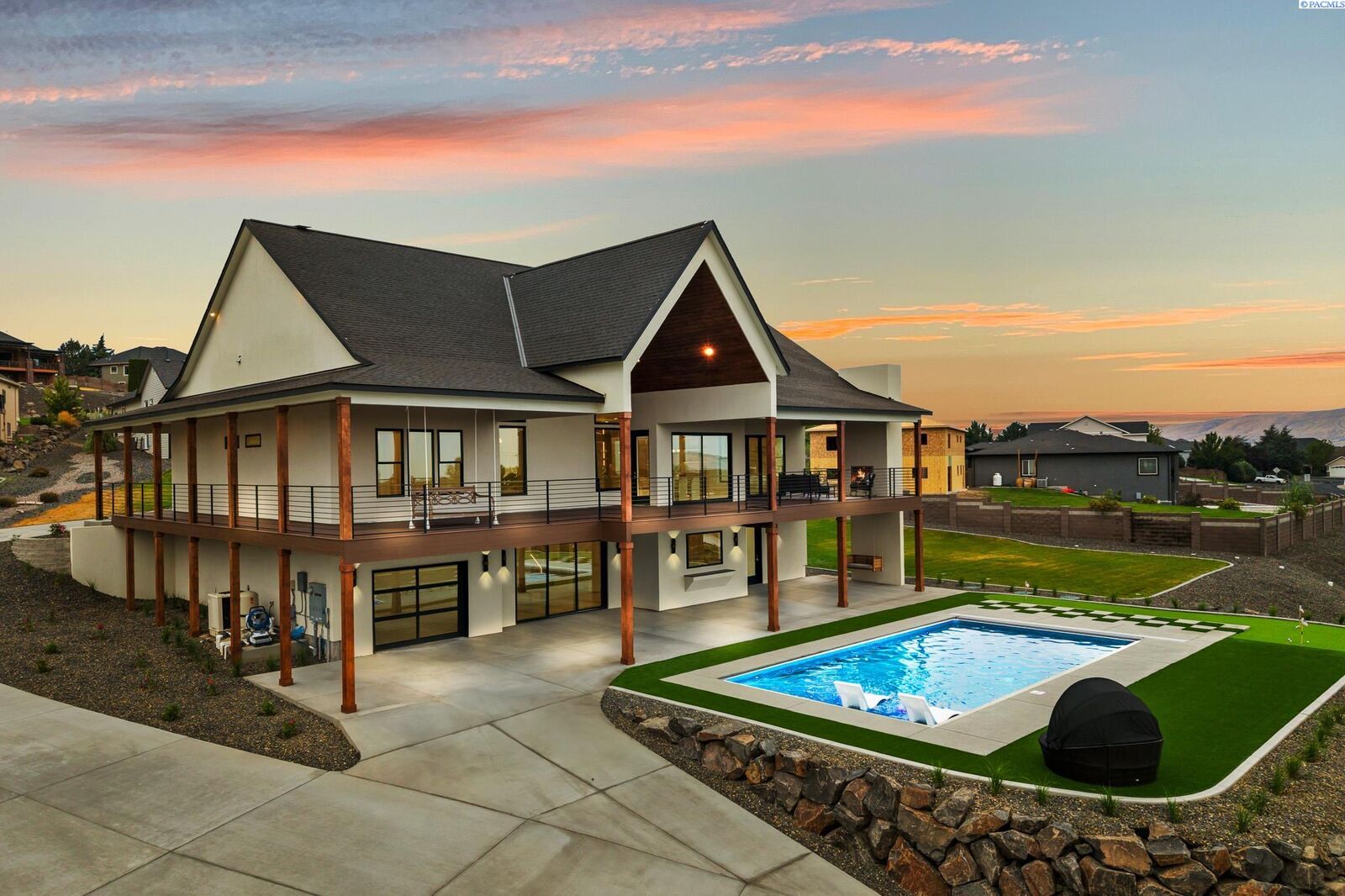 Property Photo: 15710 Ridge View Lane WA 99338