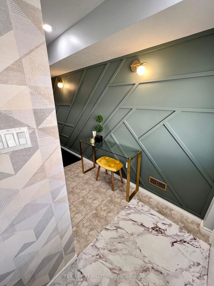Property Photo: 15 Dorchester Terrace ON L8J 0G4