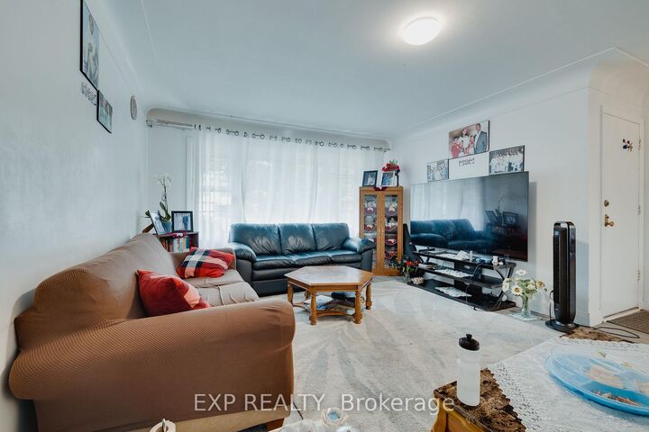 Property Photo:  189 Gatewood Road  ON N2M 4E3 