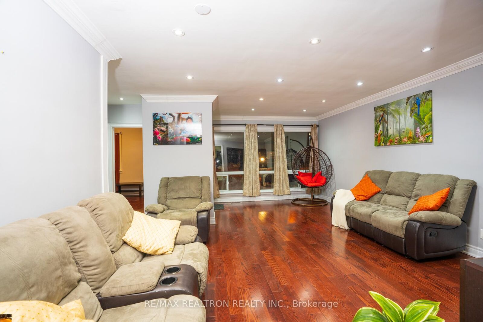 Property Photo: 564 McCowan Road ON M1J 1J8