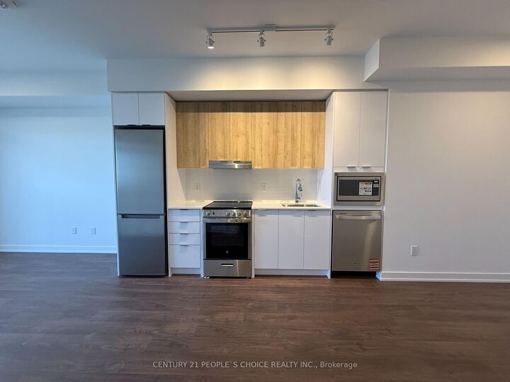 Property Photo: 5105 Hurontario Street 3212 ON L4Z 0C9