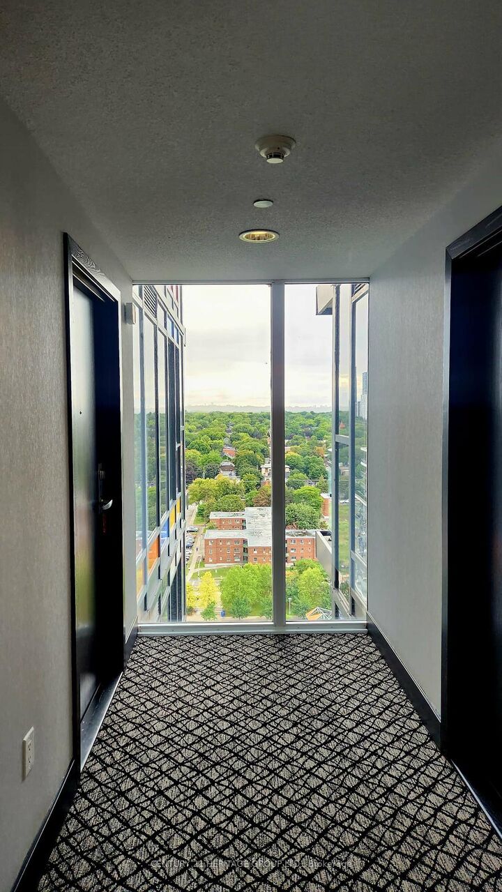 Photo de la propriété: 225 Sackville Street 1711 ON M5A 0B9
