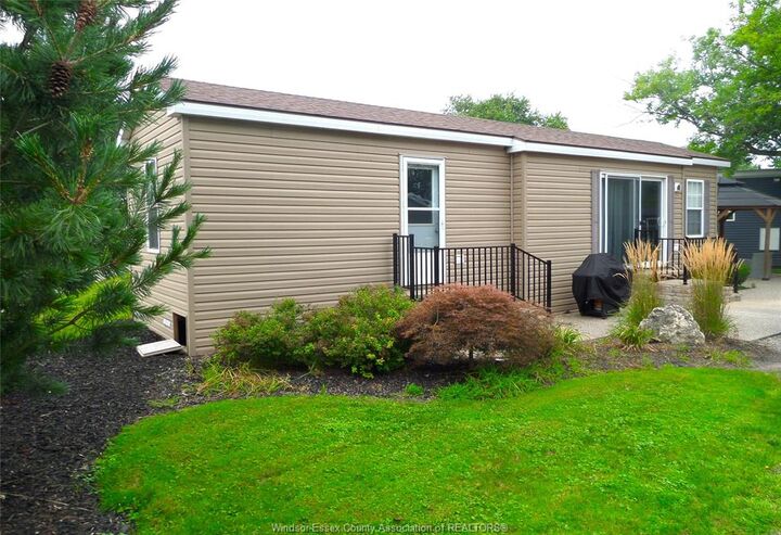 Property Photo:  981 County Rd 2 700  ON N8L 1B4 