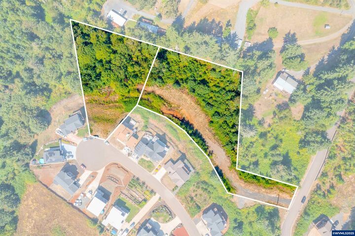 Property Photo: 6332 Lake Pointe Wy OR 97386