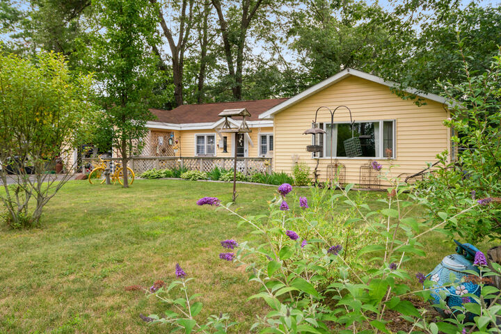 5064 Wilson Road  Indian River MI 49749 photo