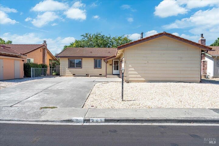 Property Photo:  165 Glacier Circle  CA 95687 