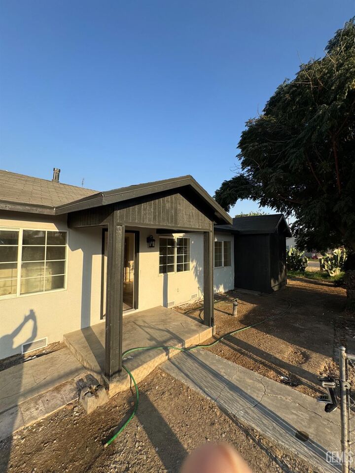 Property Photo: 694 S State Street CA 93219