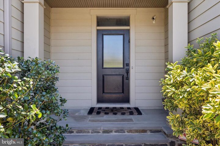 Property Photo: 6150 Creekside Drive PA 19031