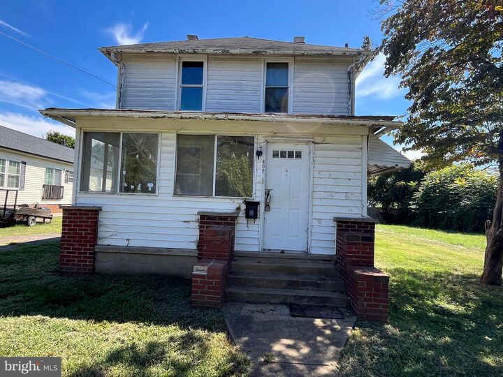 Property Photo: 406 Summit Street VA 22401