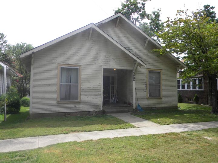 Property Photo:  500 W Poplar Street  AR 72450-2124 