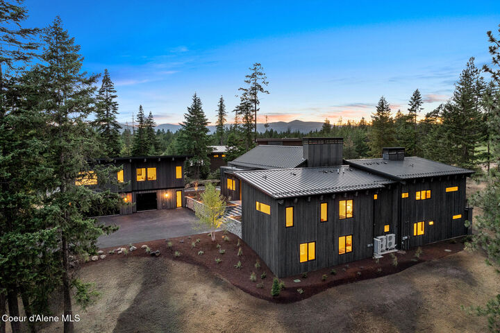 Property Photo: 2833 E Lower Pasture Rd ID 83833
