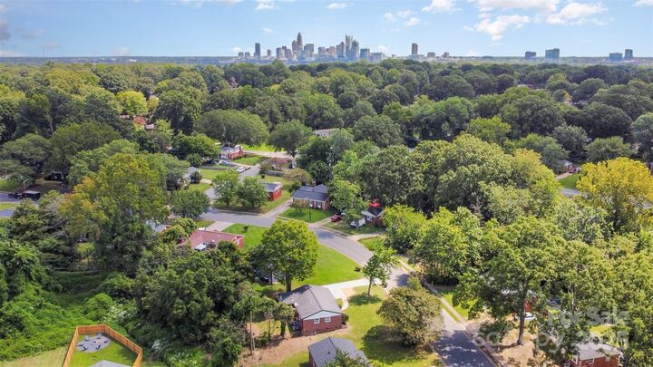 Property Photo: 3634 Carlyle Drive NC 28208