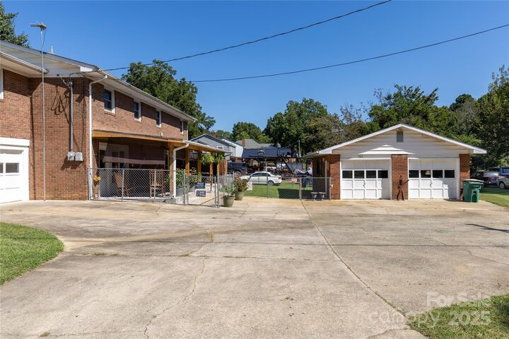 Property Photo: 504 Ridge Street NC 28001