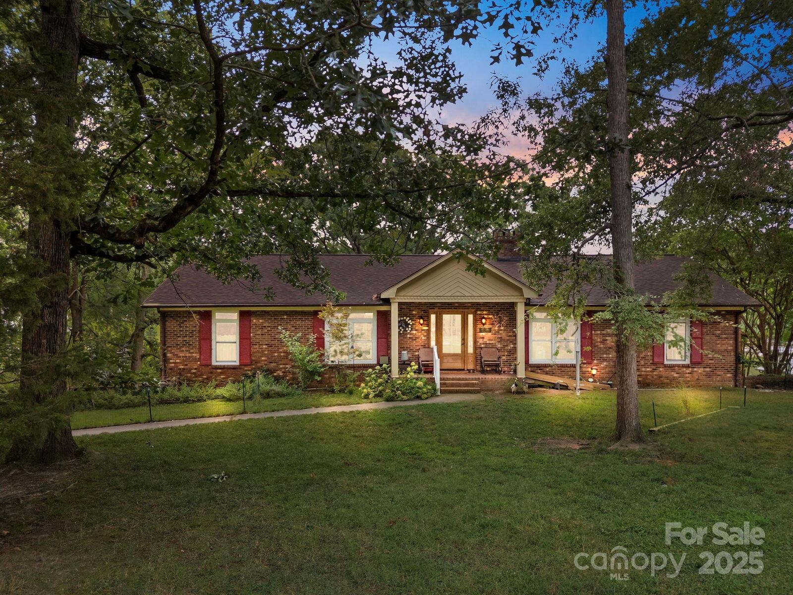 Property Photo:  240 Skysail Road  NC 28146