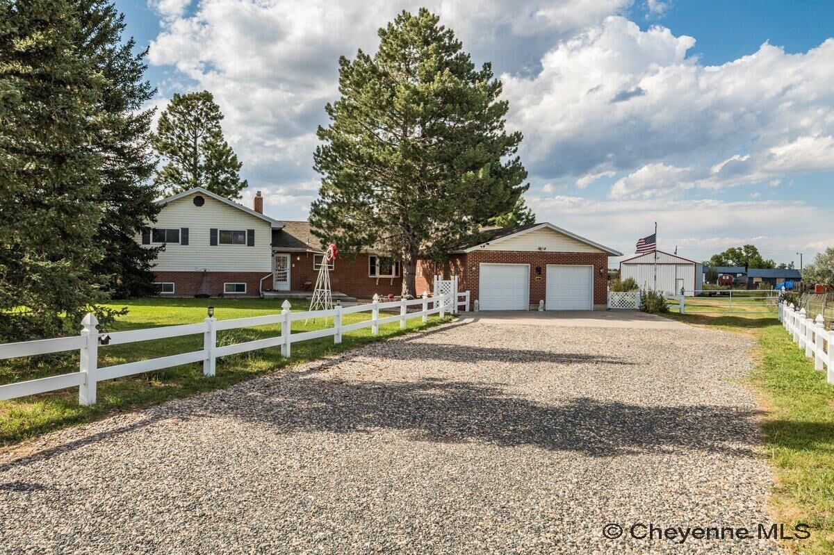 Property Photo:  726 Pearl Ct  WY 82009 