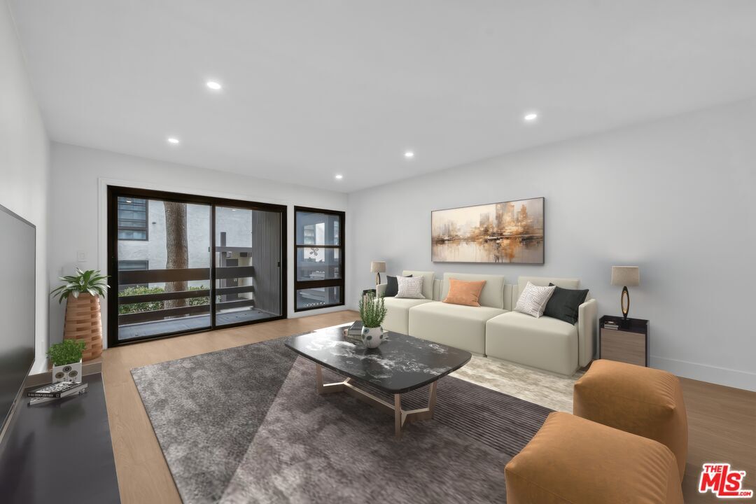 Property Photo:  7740 Redlands St  CA 90293 